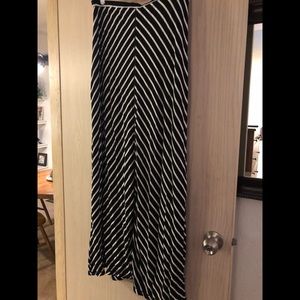 Mac Studio Maxi Skirt